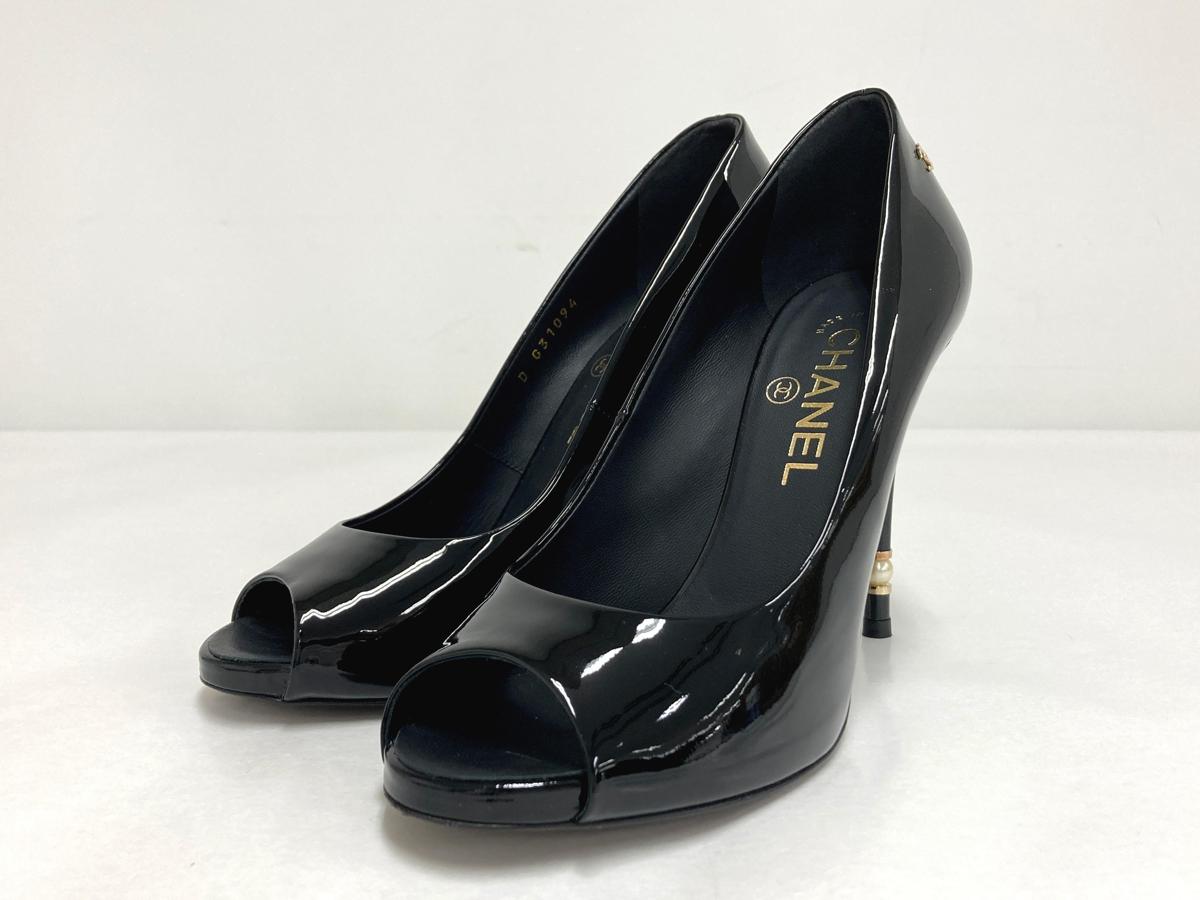 パール エナメル オープントゥパンプス